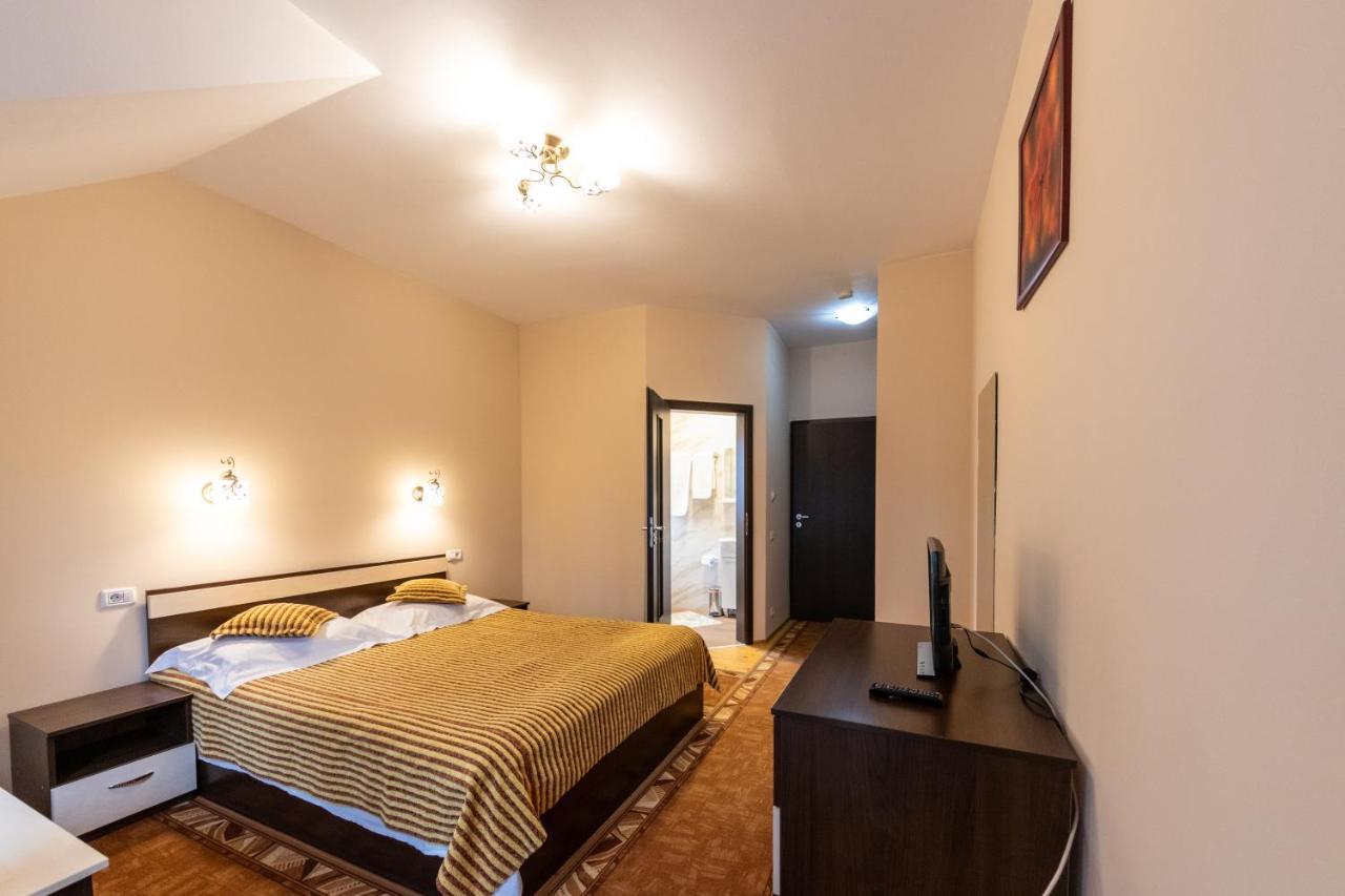 Pension Master Sinaia Exterior photo